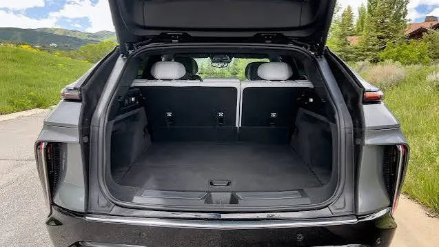 ELECTRIC SEDAN image 5
