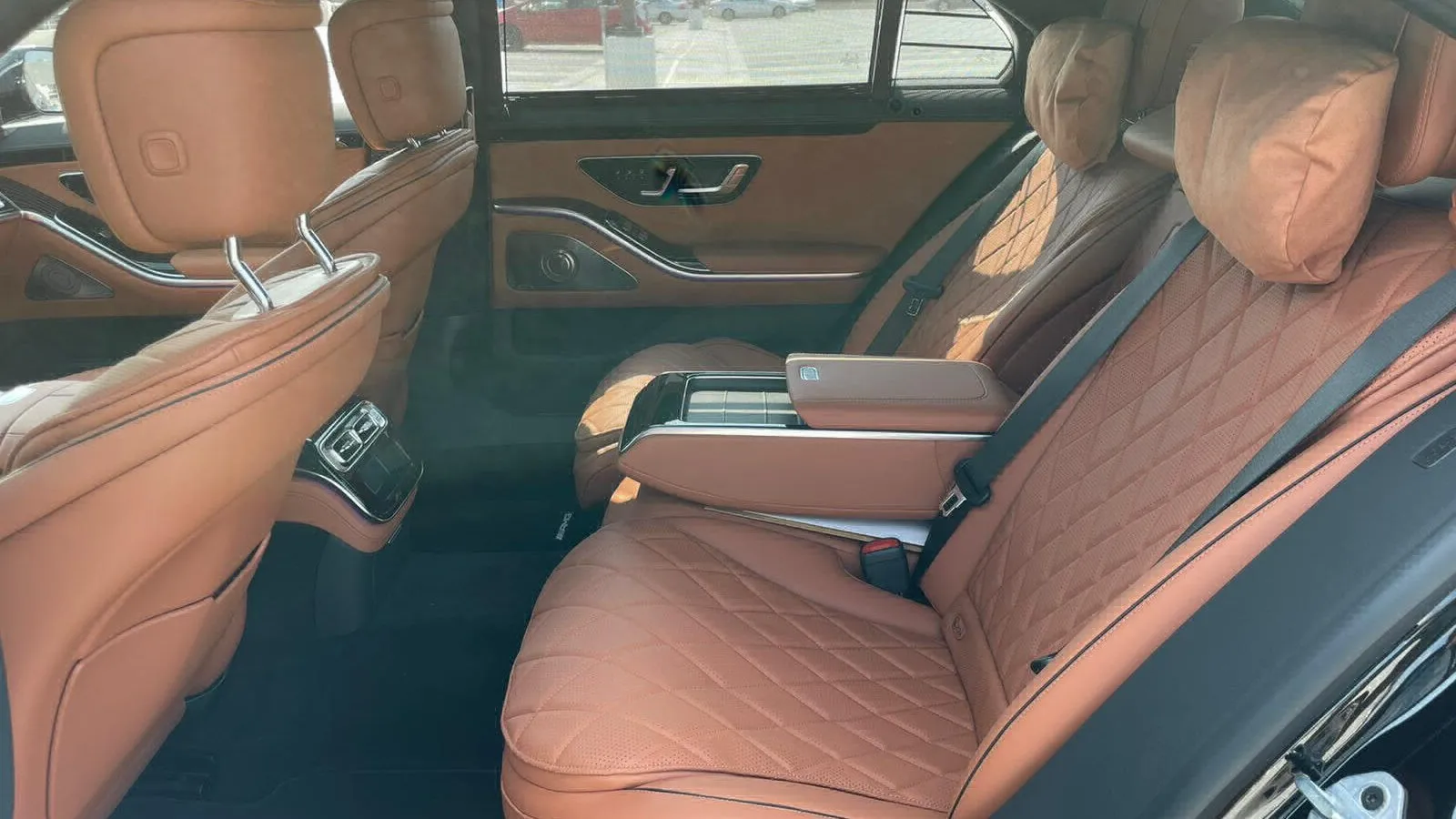 PREMIUM SEDAN image 4