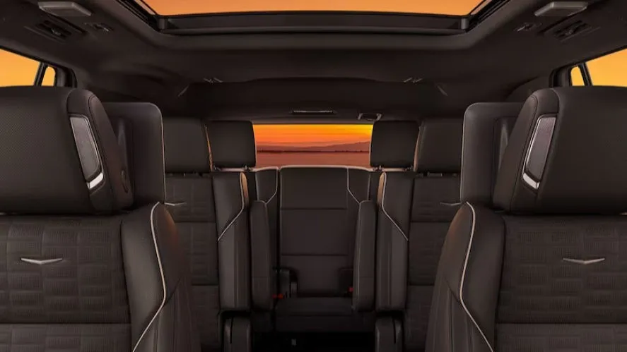 PREMIUM SUV image 3