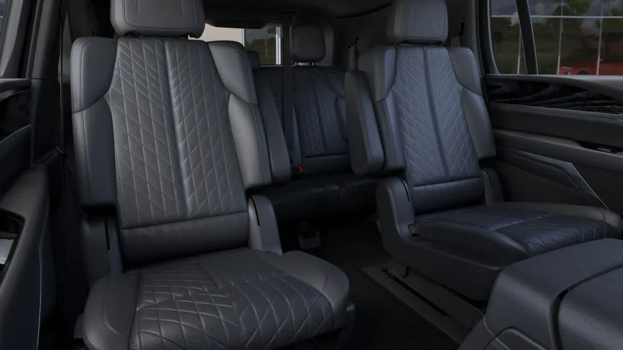 PREMIUM SUV image 4